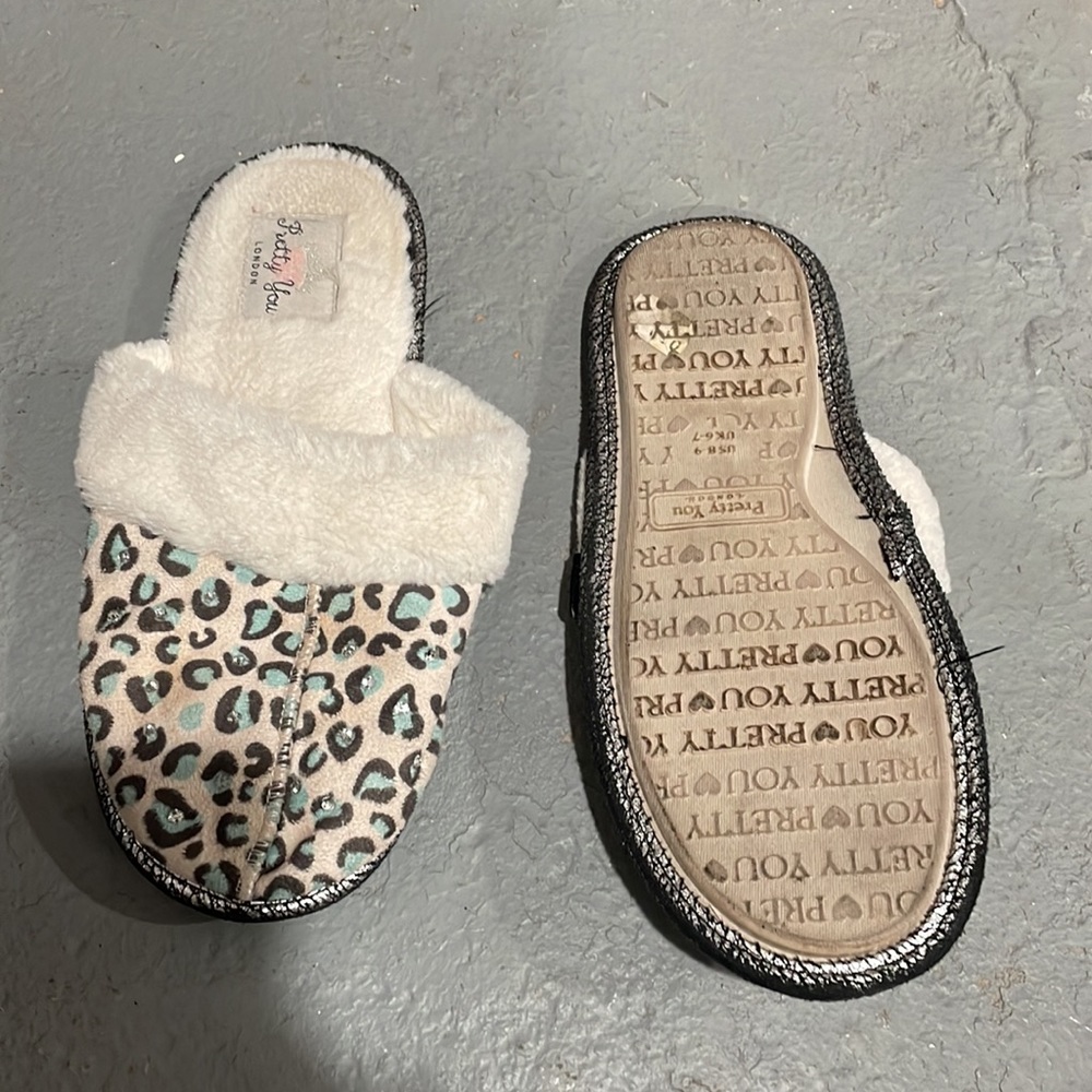 Furry leopard slippers - Picture 2 of 2